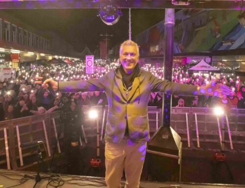 Accrington strikes gold as Martin Kemp entertains thousands for Christmas Light Switch On